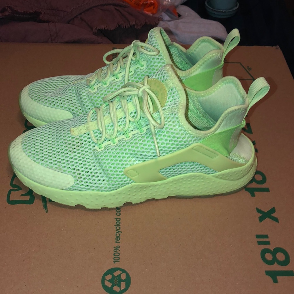 Nike Air Hurache Neon Green